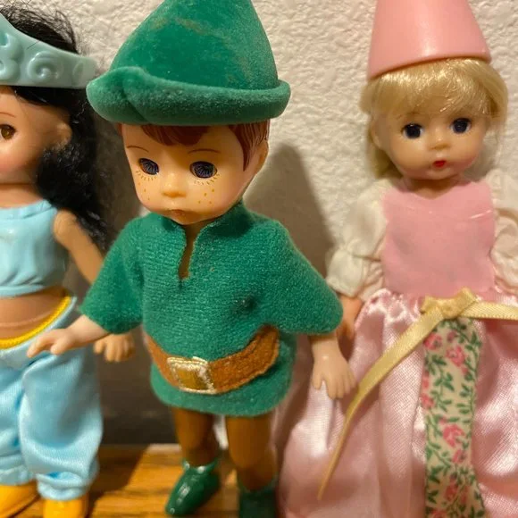 Six Madame Alexanders Dolls - Picture 8 of 14